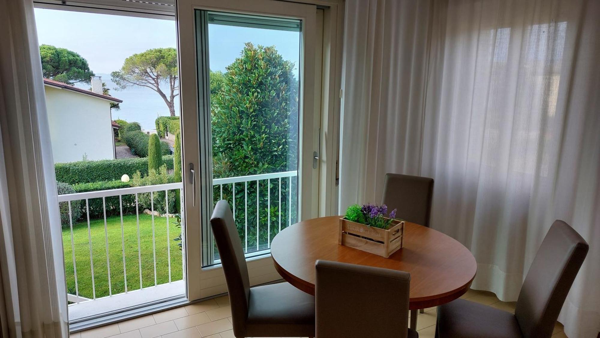 Betulla Lake View Apartment Лацизе Экстерьер фото